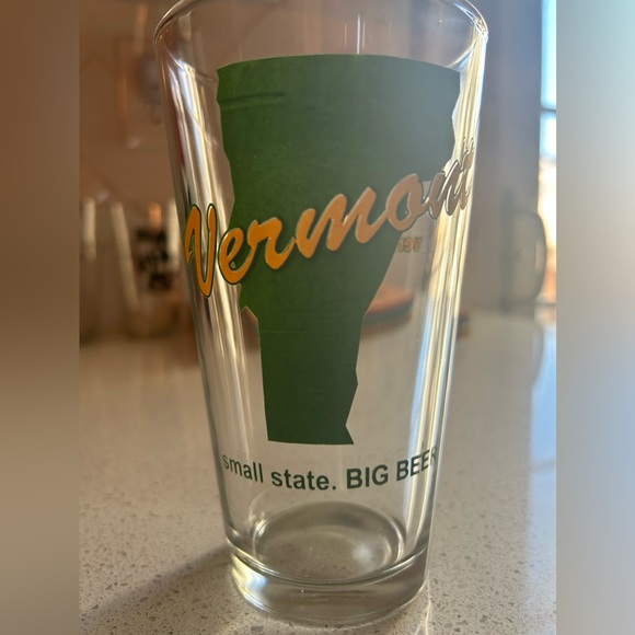 Vermont 💚 Pint Glass 🍺 “Small state, Big Beer” - Picture 1 of 3